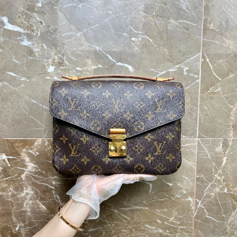 LV Pochette Metis Monogram