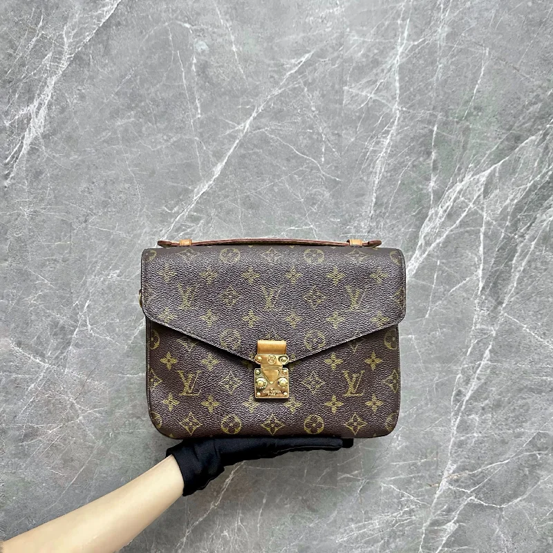 LV Pochette Metis Monogram Louis Vuitton